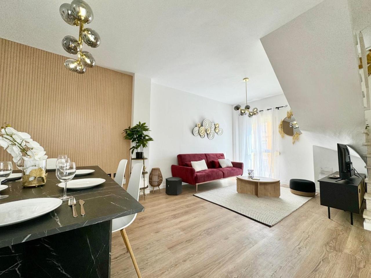 Historic Center Duplex With 3bd Ac & Parking Lejlighed