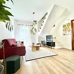 Historic Center Duplex With 3Bd Ac & Parking