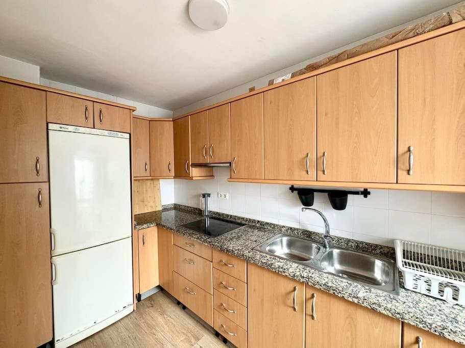 Historic Center Duplex With 3bd Ac & Parking