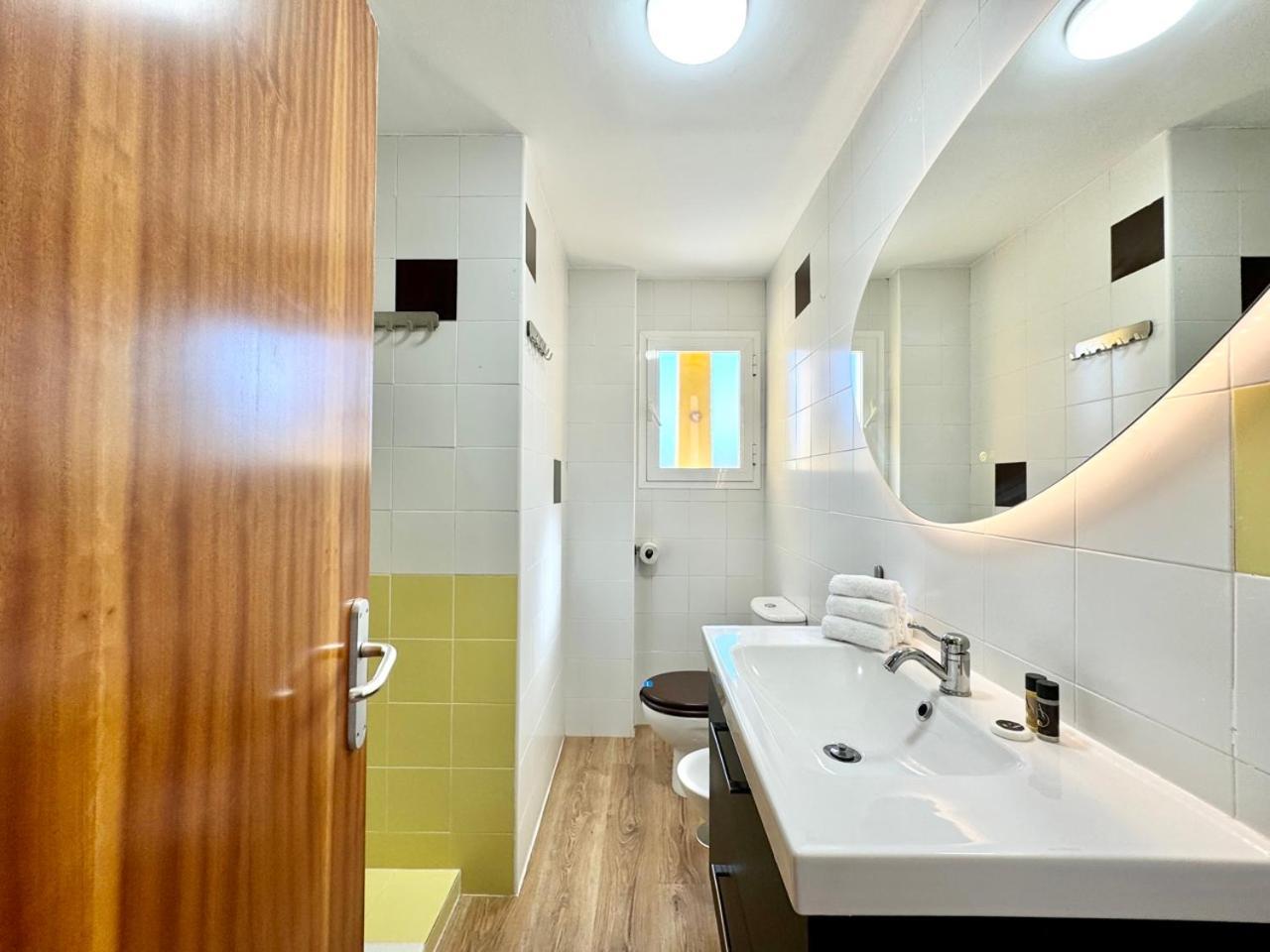 Historic Center Duplex With 3bd Ac & Parking